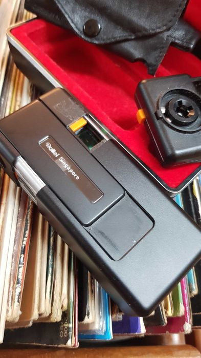 Máquina fotográfica Rollei A110