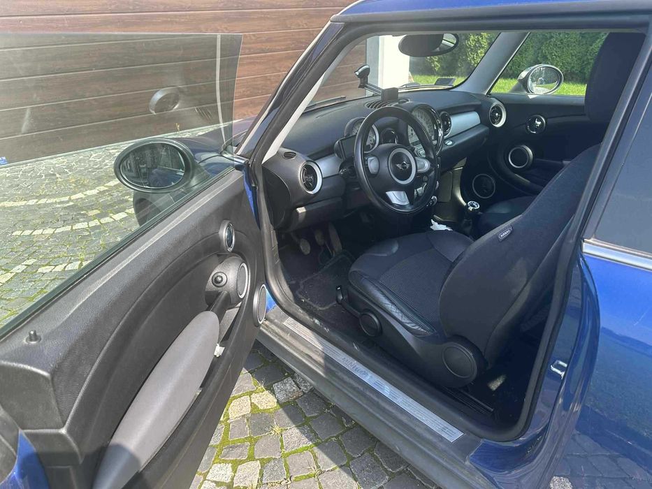MINI Cooper, auto- mały ale wariat :)