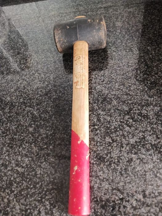 Ferramenta / Maço  de pedreiro
