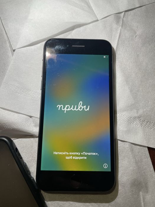 Продам айфон 8 на 64гб