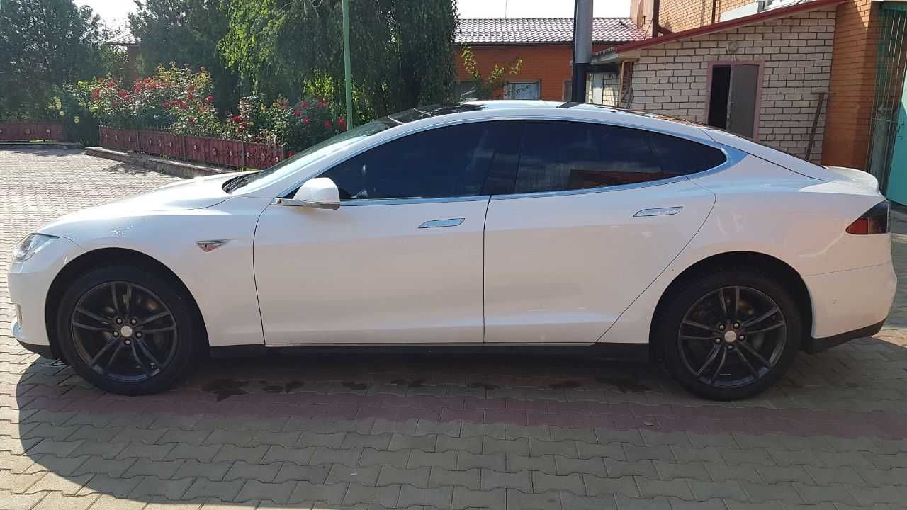 Tesla Model S 70D Тесла Модел С 70Д