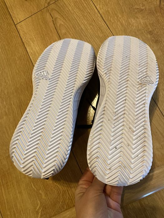 Buty damskie sportowe Adidas Lightstrike