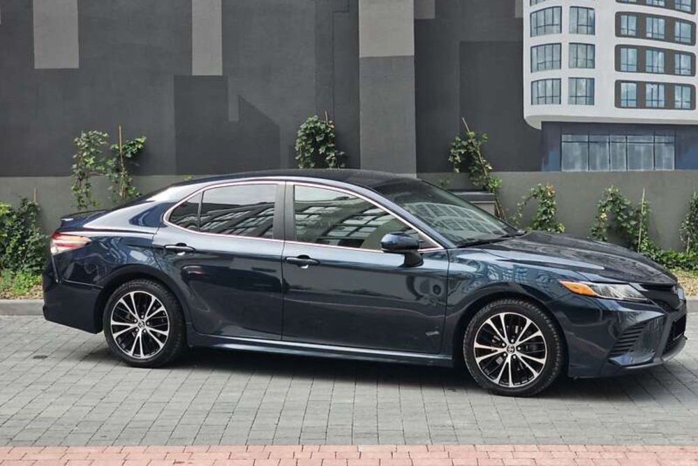 Toyota Camry 2018