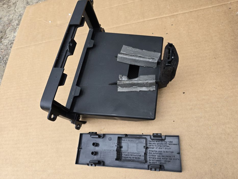 VW  перехідна рамка для магнітоли