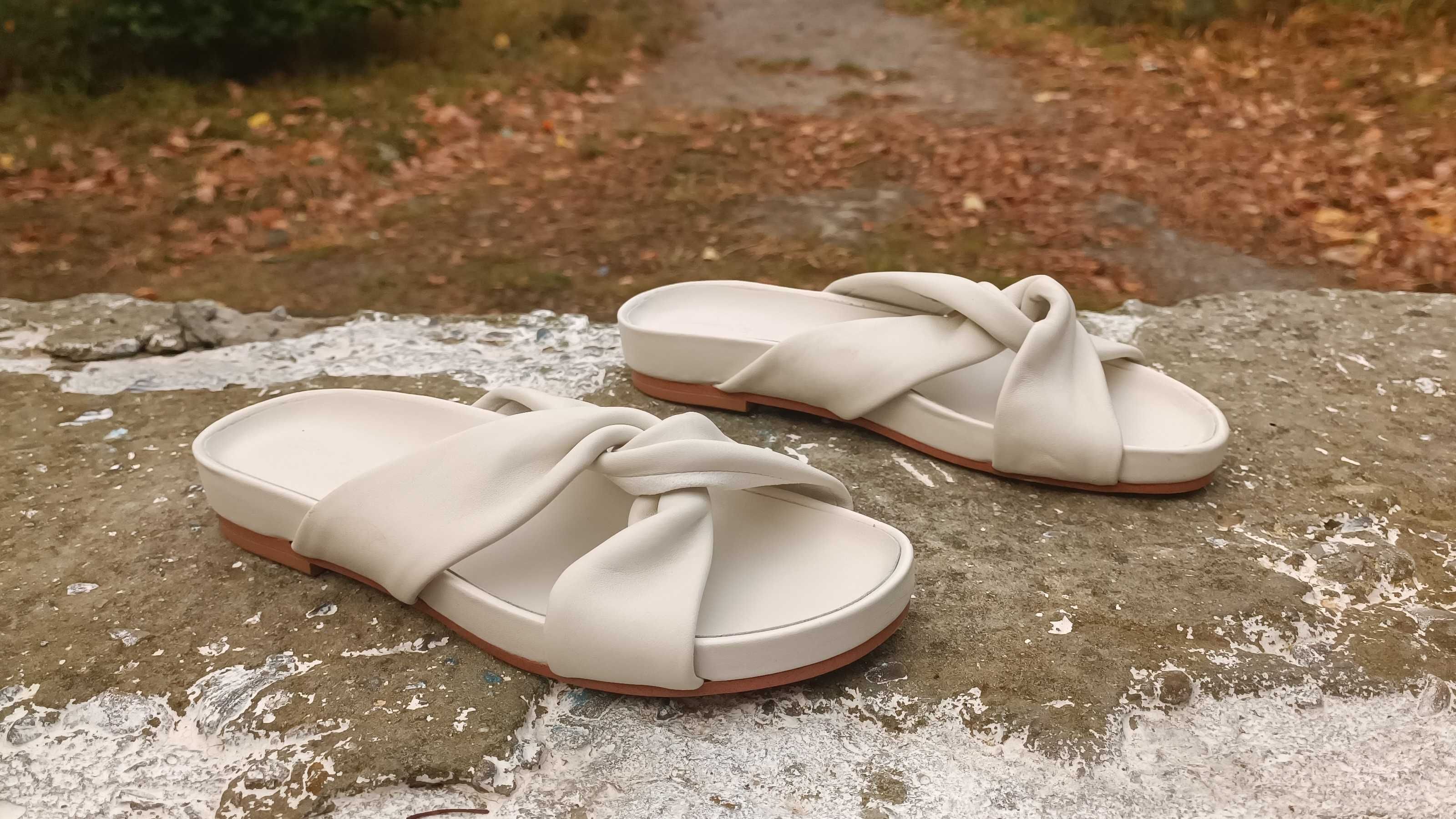 Жіночі шкіряні сандалі, шльопки Clarks Pure Twist Sandals