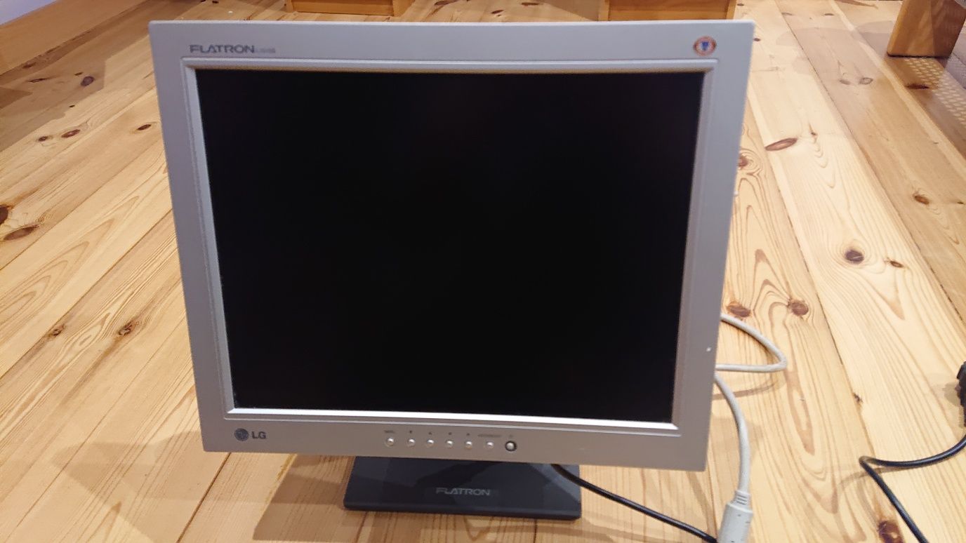 Monitor 15 cali LG