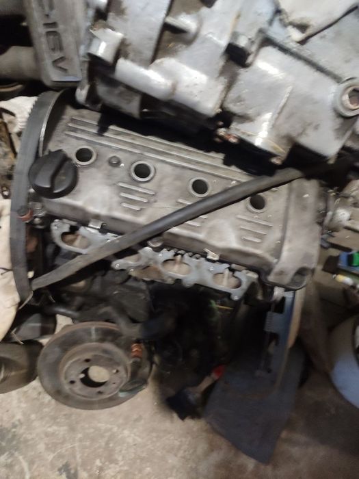 Автозапчастини Pasat B3 2,0