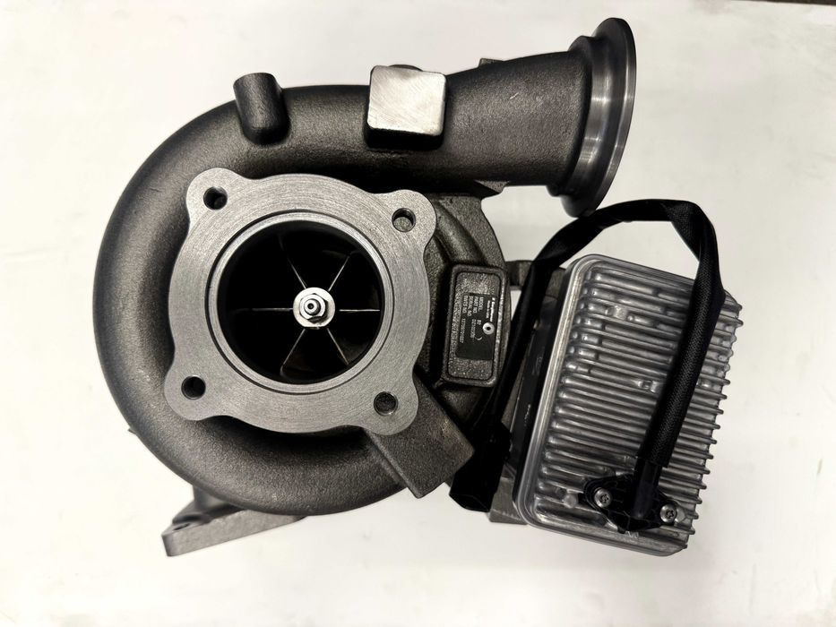 Nowa Turbosprężarka John Deere Industrial 370E,470GLC 24V REMAN