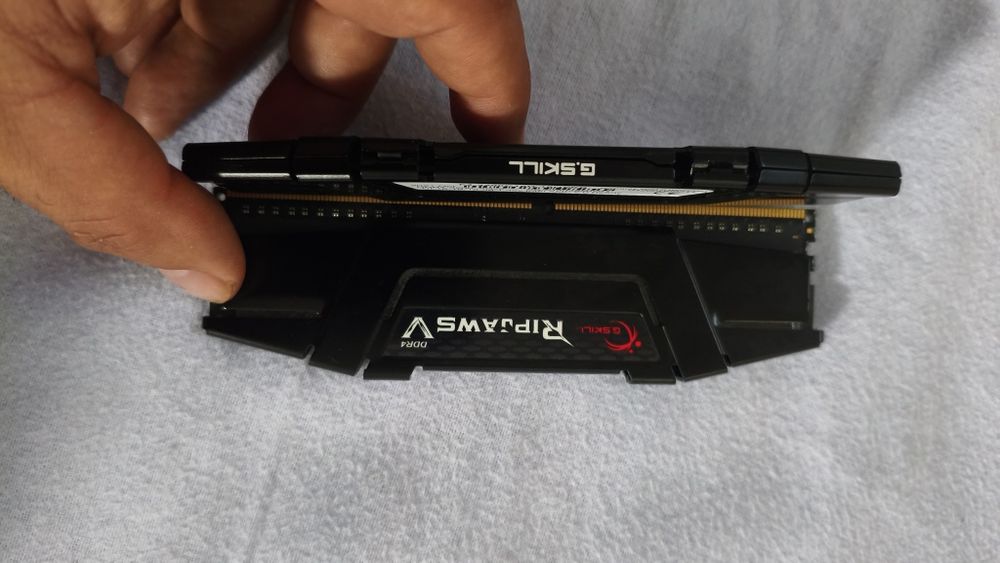Módulos de RAM G.SKILL RIPJAWS V DDR4 2x8GB 3200MHz
