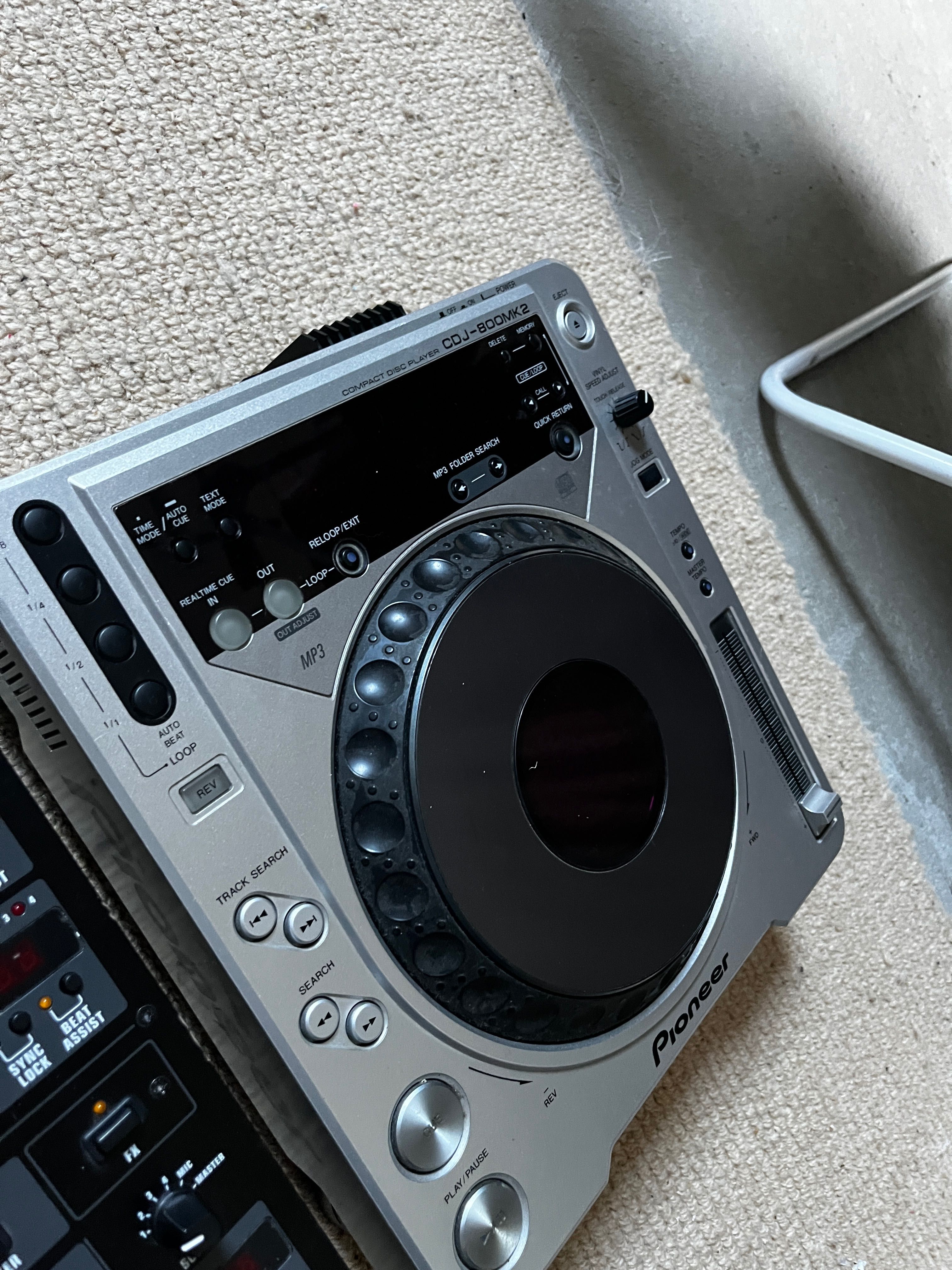 Pioneer CDJ 800mk2 + Behringer djx900usb