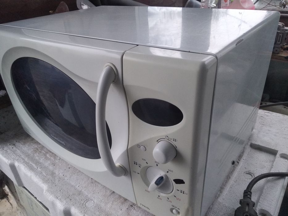 Мікрохвильова піч