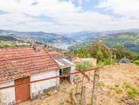 Moradia para reconstrução com vista rio douro
