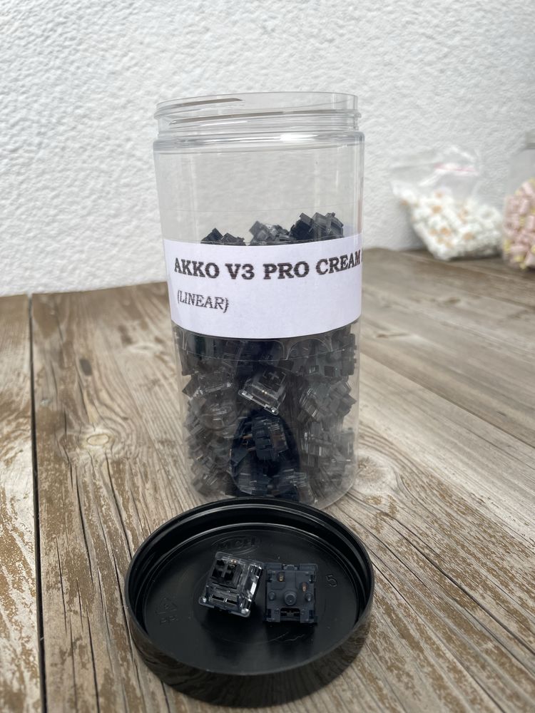 Akko V3 Pro Cream Black switche (przełączniki linearne)