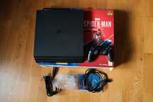 PS4 Pro 1TB pad pudełko