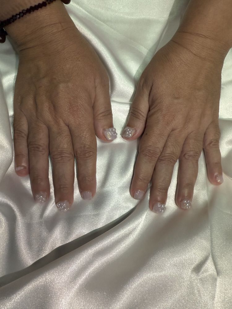 Verniz de Gel e Unhas de Gel