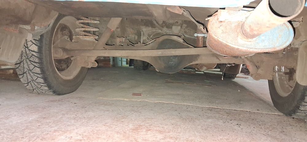 Ваз 2101 газ бензин,новая зимняя резина,музыка.