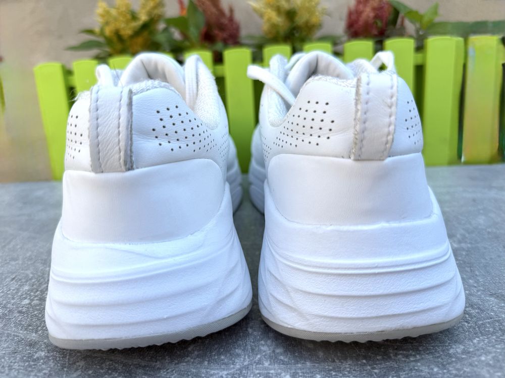 Кожаные кроссовки Skechers 39 р
