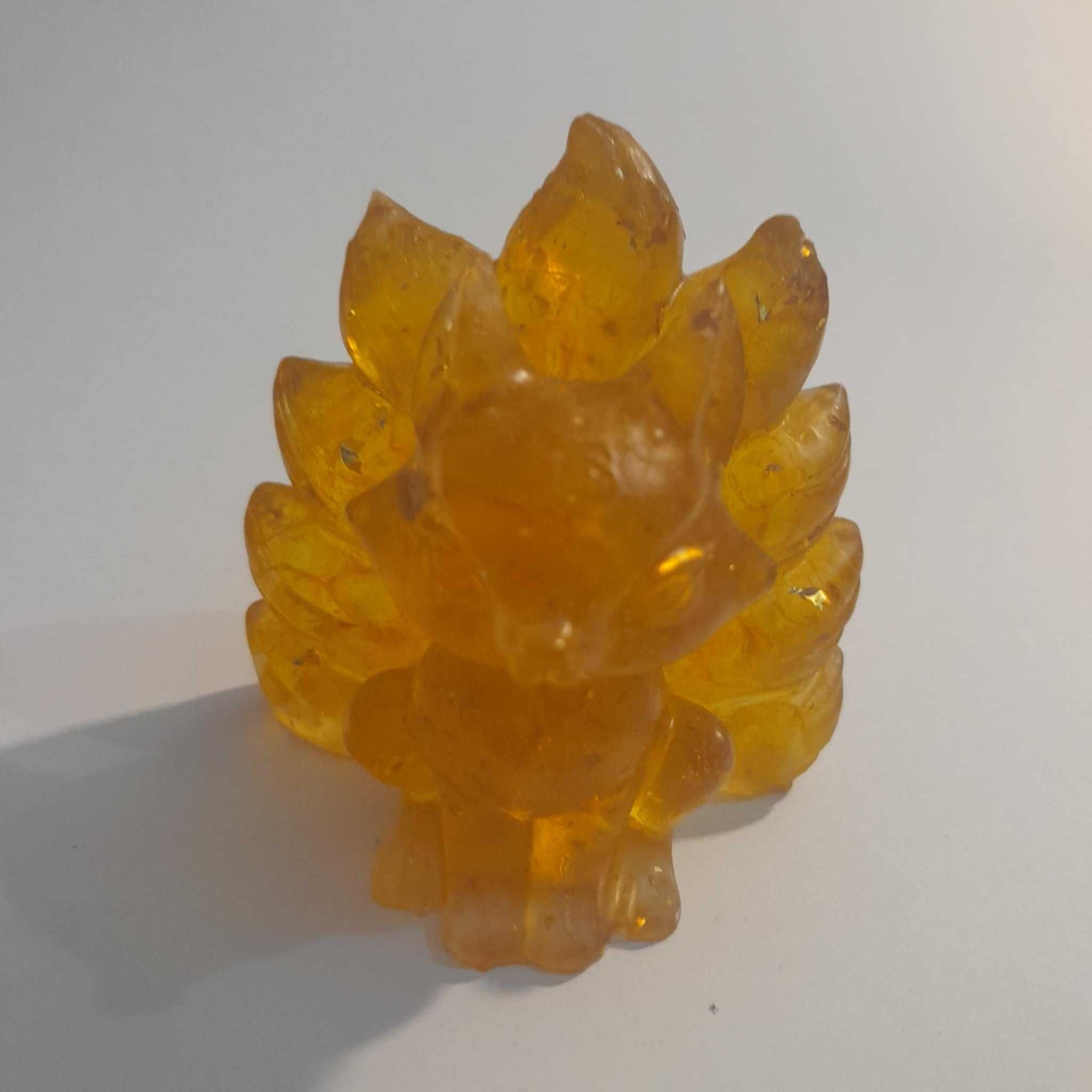 Raposas e unicórnios em resina com pedra semipreciosa