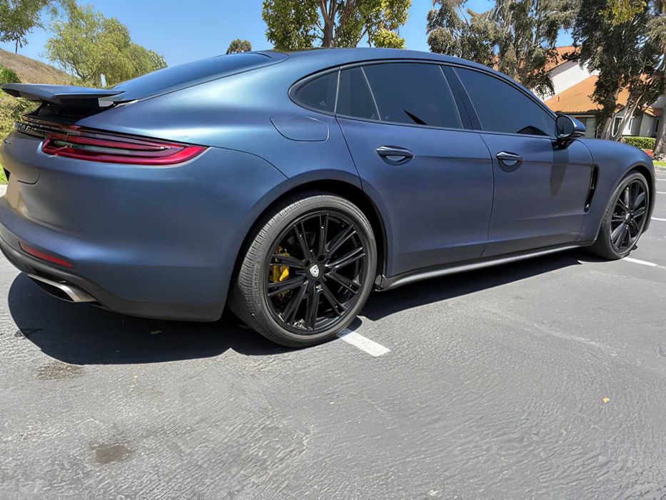 Porsche Panamera      2018