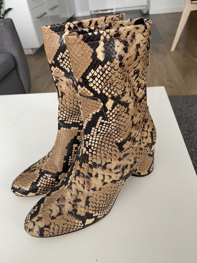 Kozaki Zara leopard