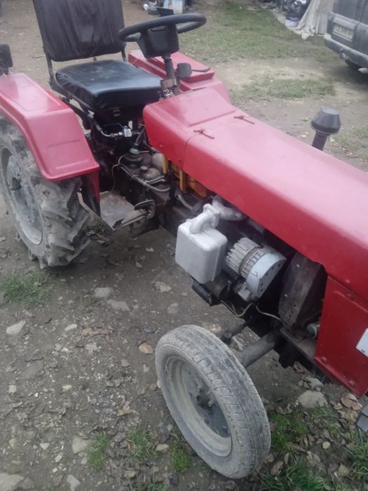 Продам трактора сінтаі 180