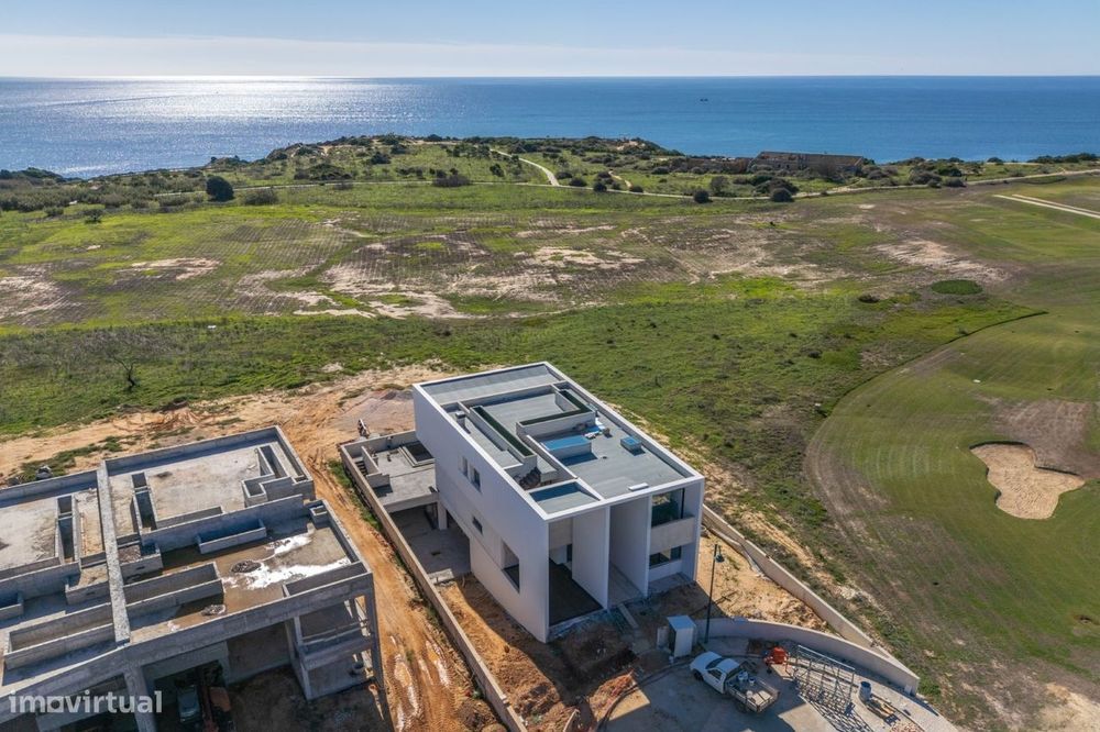 Moradia T4 com piscina