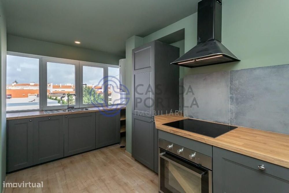 Vende-se apartamento T- 3 em Cascais.