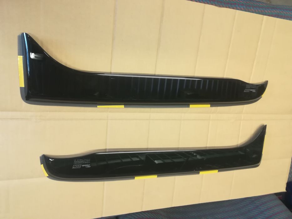 Fiat 126p Daszki owiewki szyb bocznych do starego typu Fiata 126p