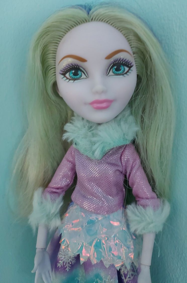 Lalka Ever After High Winter Crystal Apple White