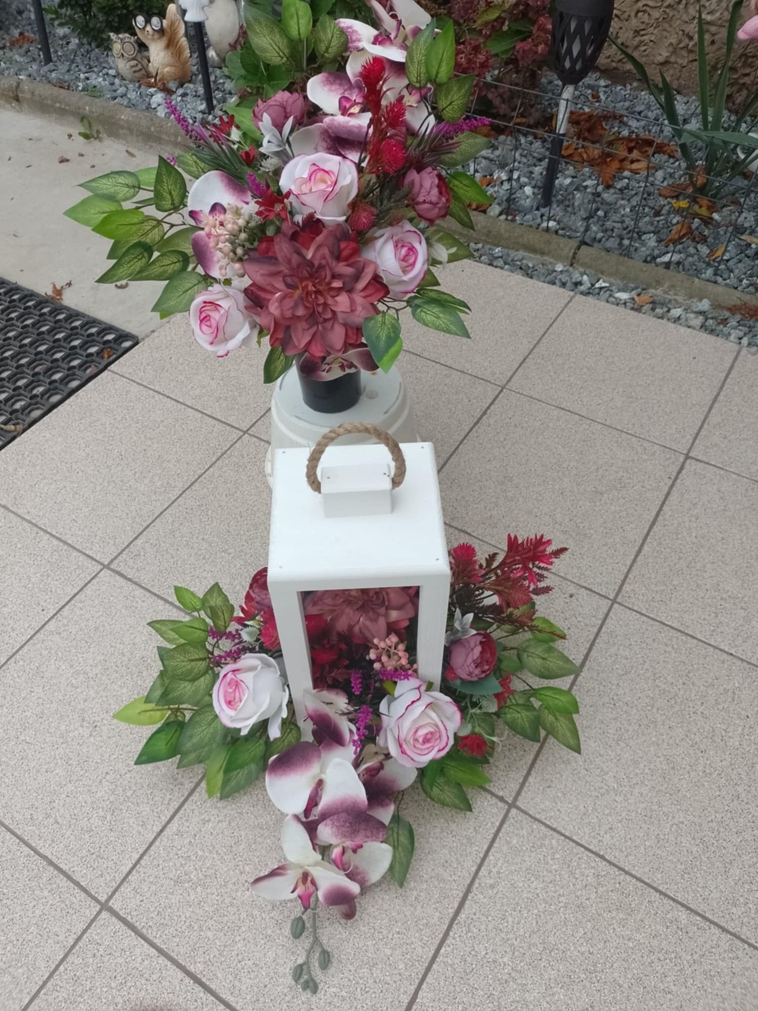 Kompozycja na (grób,  pomnik) komplet stroik w lampionie + bukiet