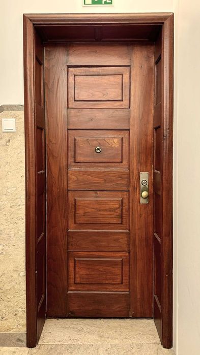 2-bedroom apartment for rent at the centre of Porto.