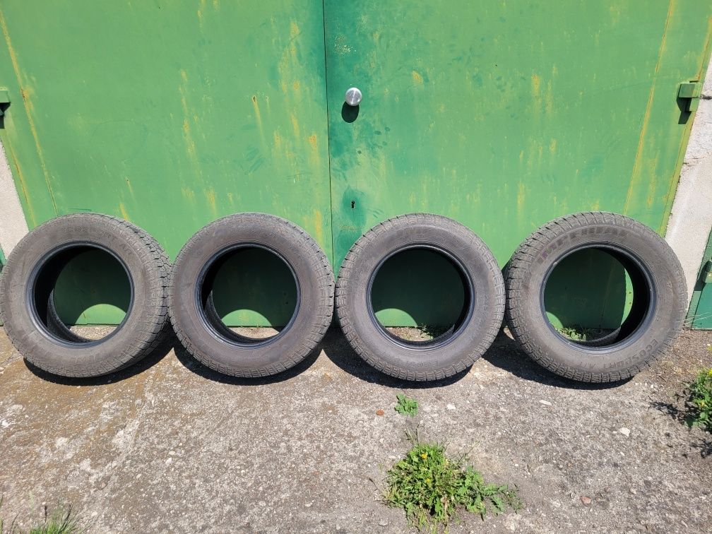 Sprzedam opony 215/70 R16 IMPERIAL Ecosport A/T