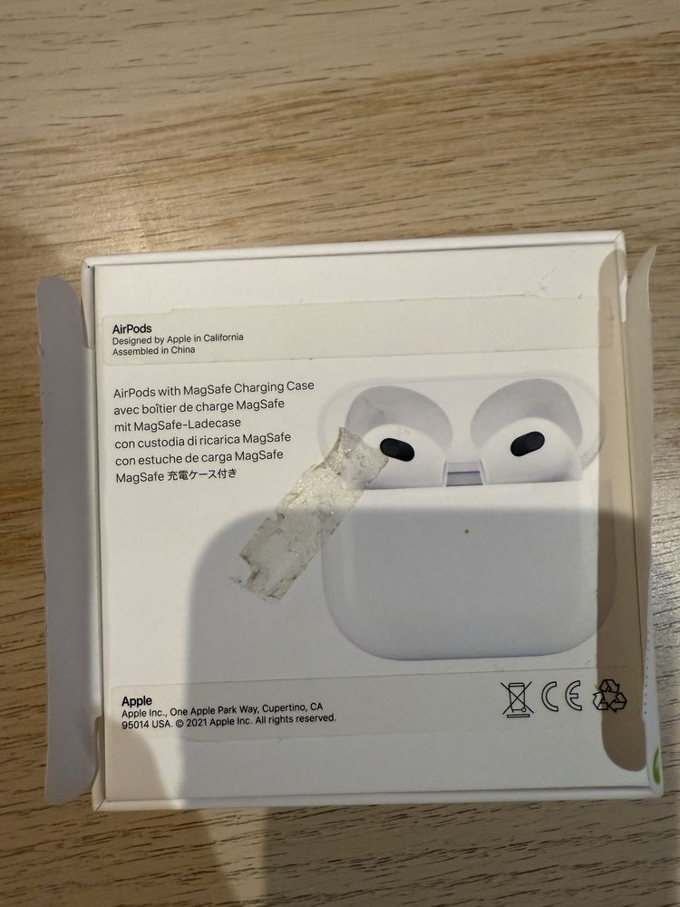 Słuchawki douszne APPLE AirPods III Biały (Etui z Lightning)