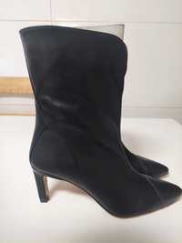 Botas NOVAS tam 37