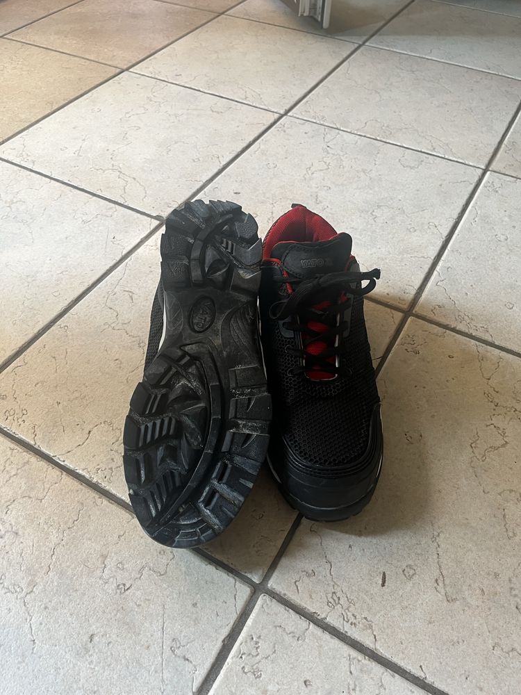 Sprzedam buty warsztatowe Yato R42