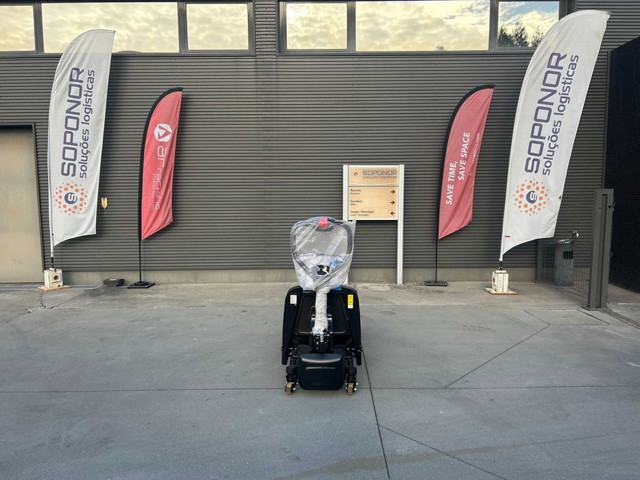 Porta Paletes Elétrico NOVO EP F4 com 2 rodas estabilizadoras