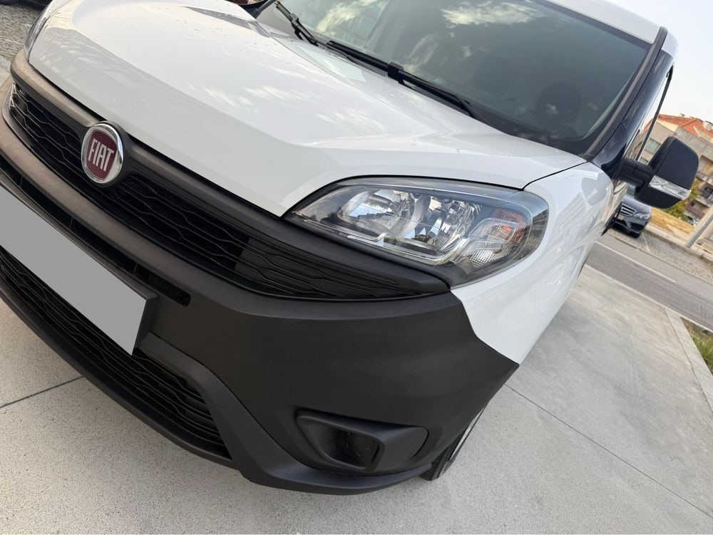 Fiat Doblo - 2019 - 3 Lugares c/ GPS - 1.6 Diesel
