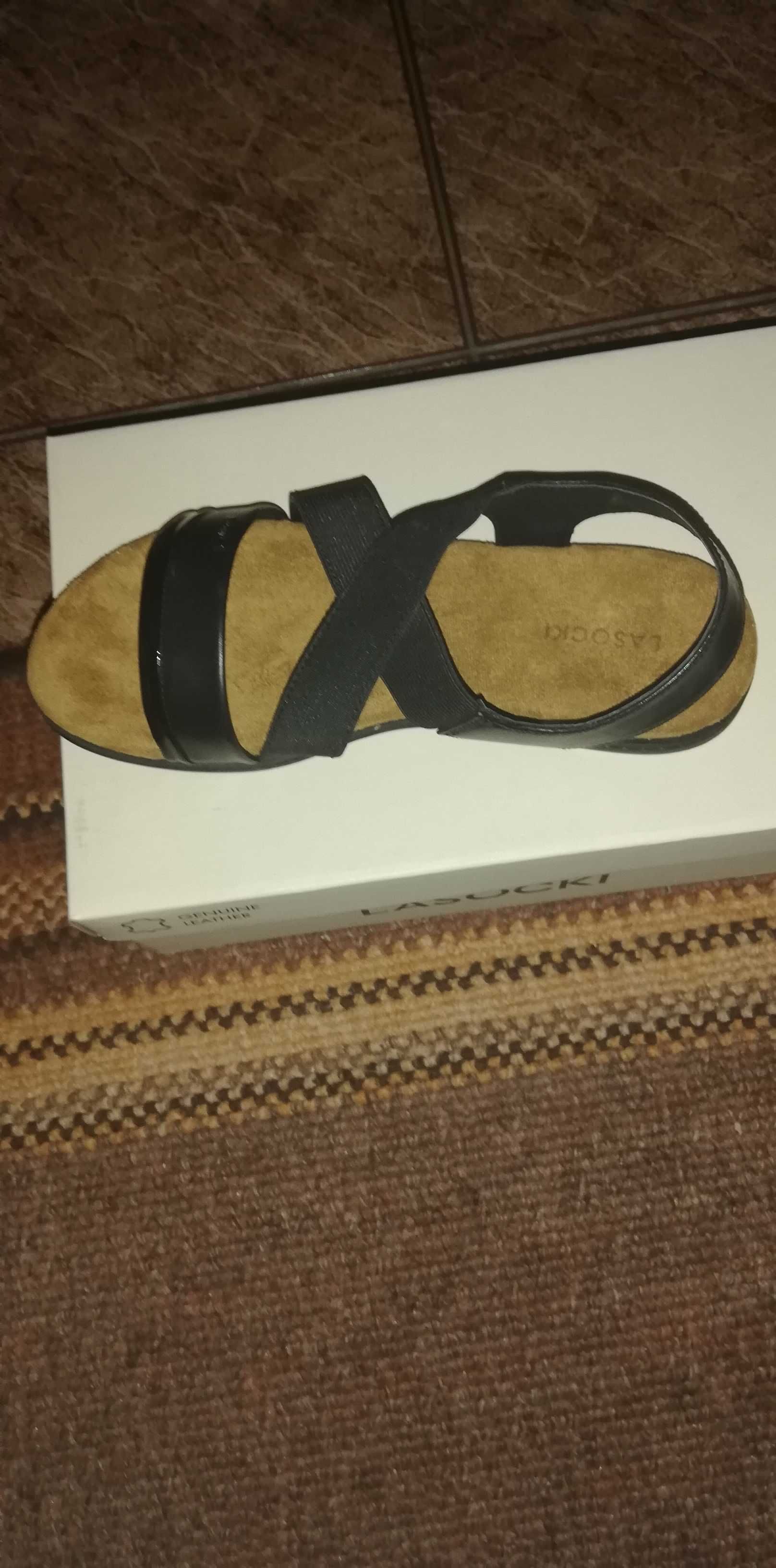 Nowe fajne sandały Lasocki