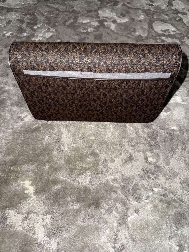 Сумка через плече Michael Kors