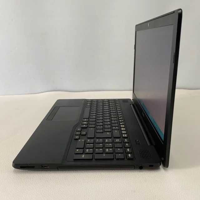 Computador portátil Fujitsu LIFEBOOK A556 i5-6200