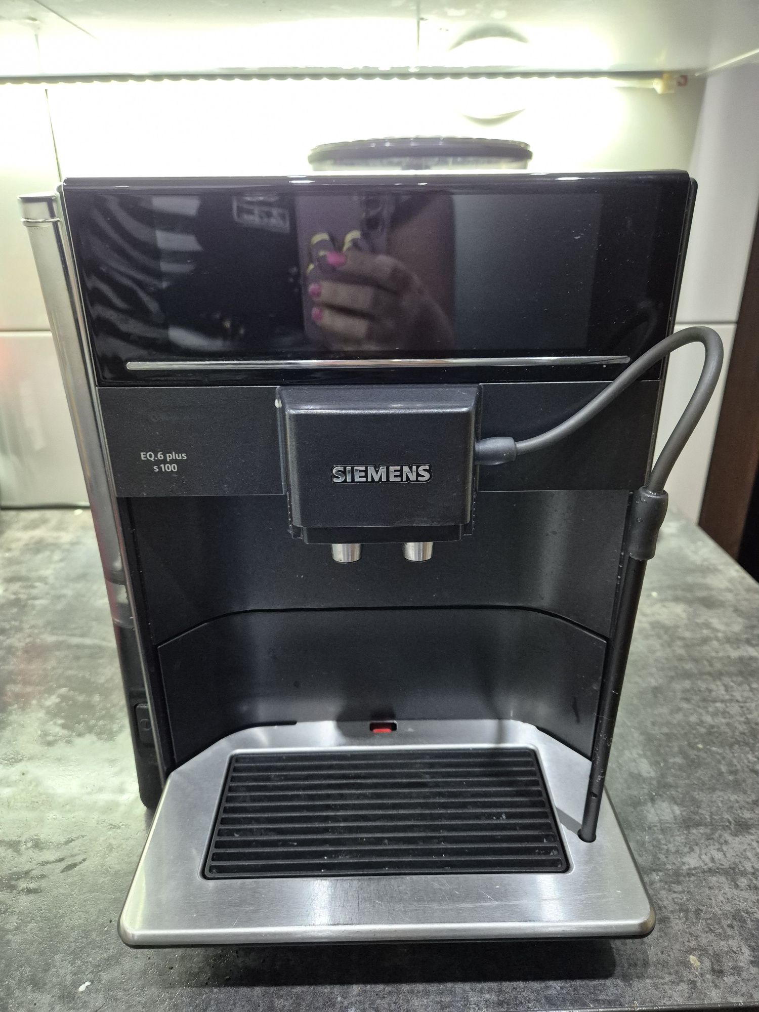 Ekspres do kawy ciśnieniowy Simens EQ6 plus s100