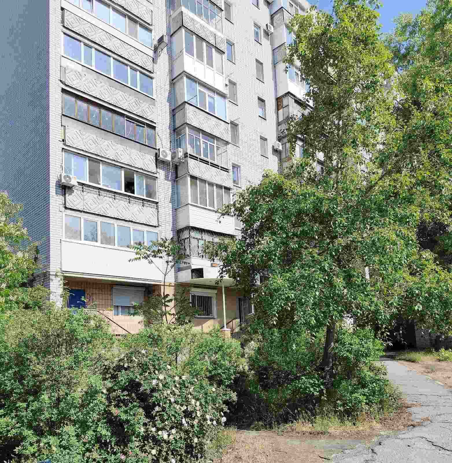 Продам 1 кімн з нішею вул Д.Кострова