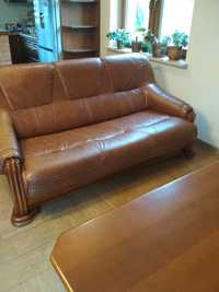 Skórzana rozkładana sofa plus 2 fotele, drewniana ława