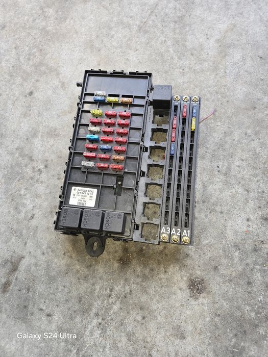 Skrzynka bezpieczników Mercedes atego