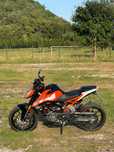 KTM Duke 125 (2017) – Stan idealny, 14 200 km, ABS, TFT, dodatki