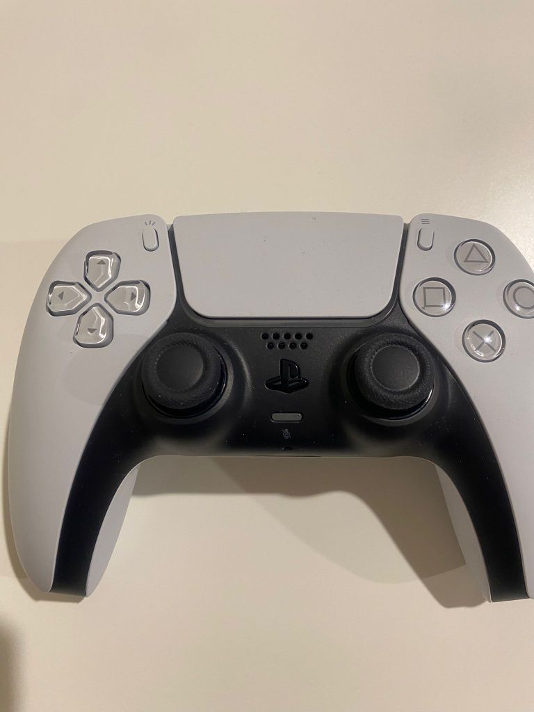 Nowa konsola ps5 plus 6 gier