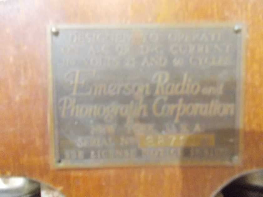 Zabytkowe przedwojenne radio EMERSON