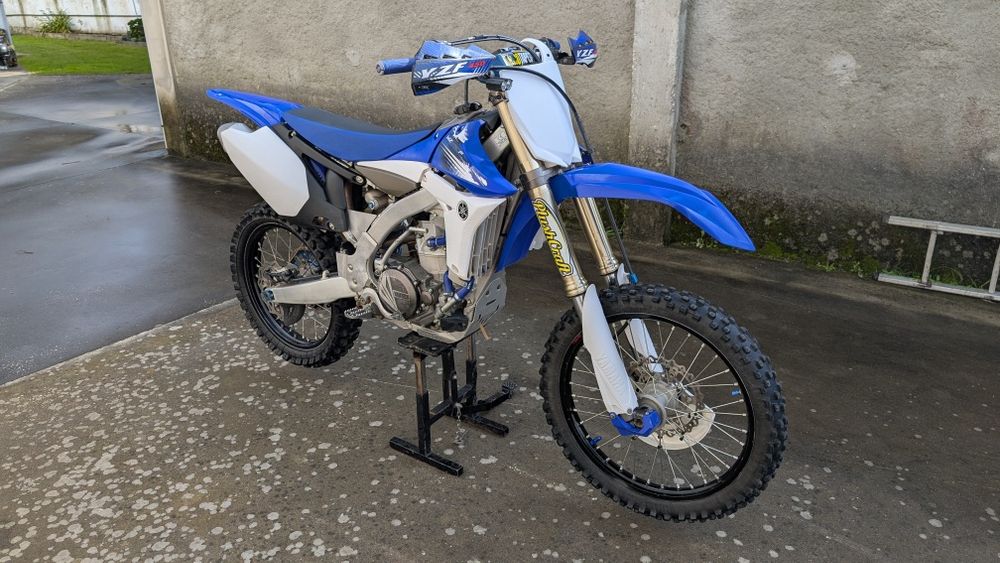 Yamaha YZ450F 2012 com extras