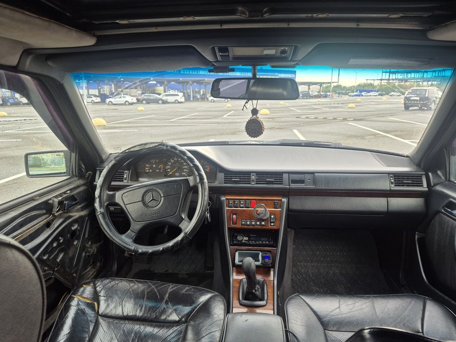 Продам Мерседес 124 2л бензин