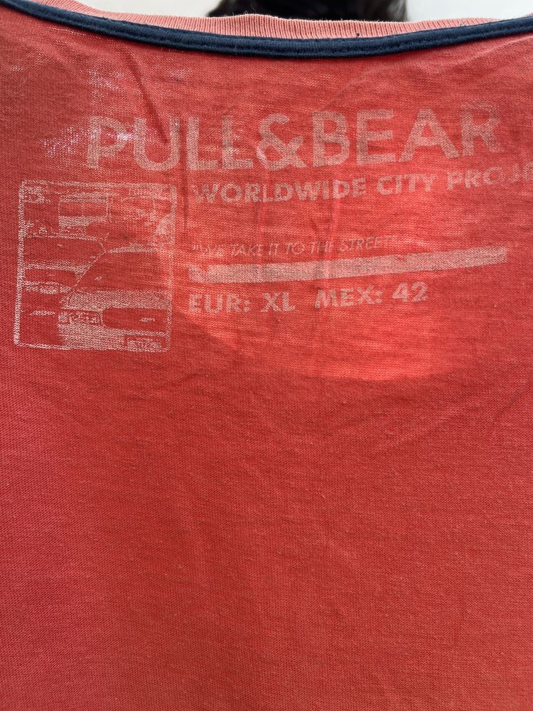T-shirt gráfica vermelha Pull & Bear